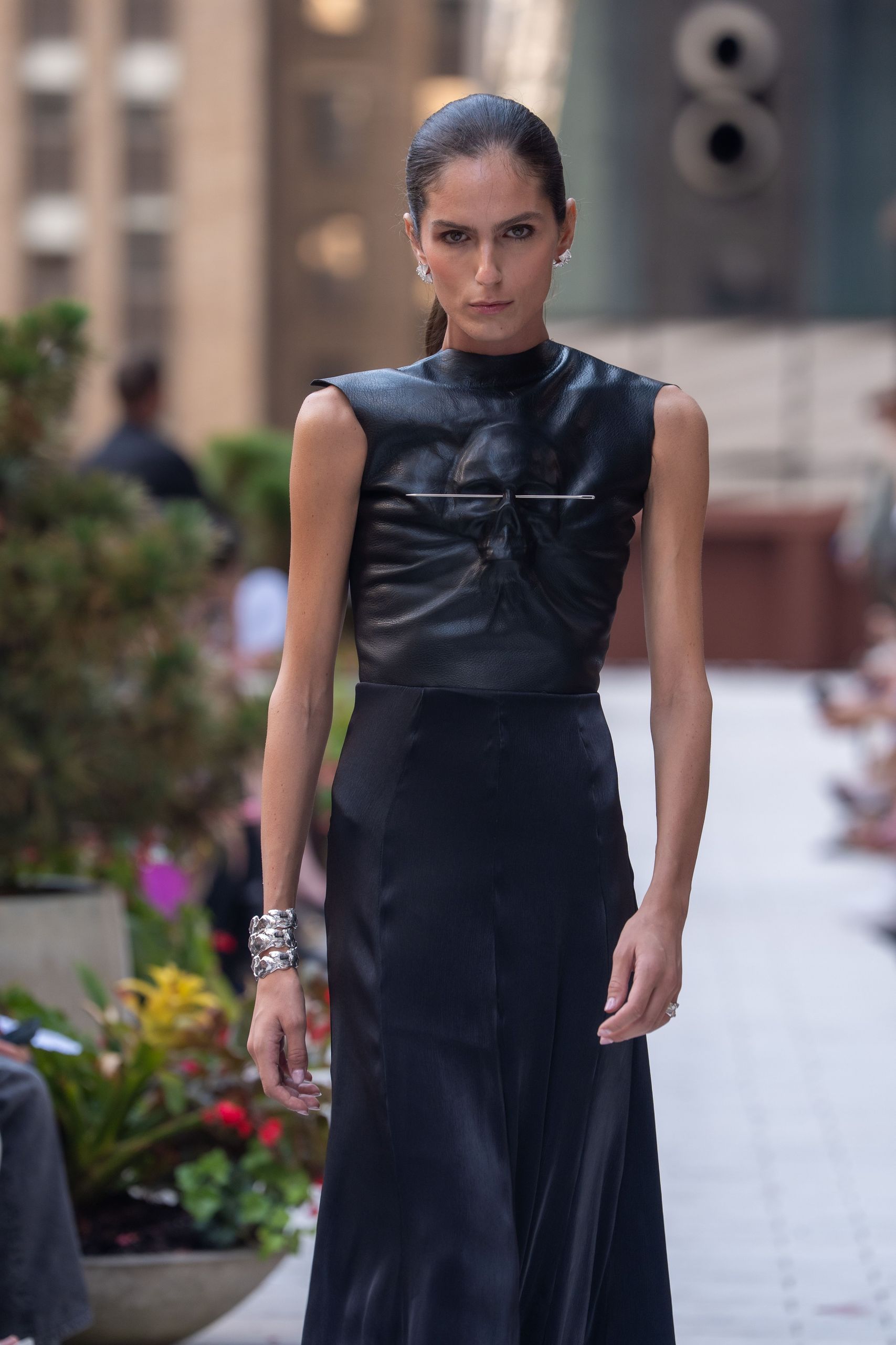 Remnant, look 08