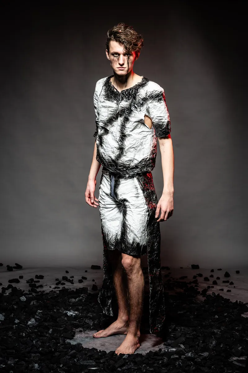 Smoke — look 23