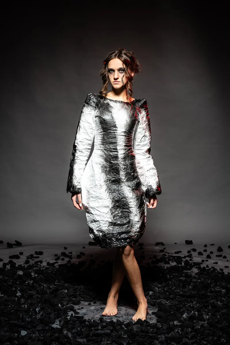 Collapse — look 24