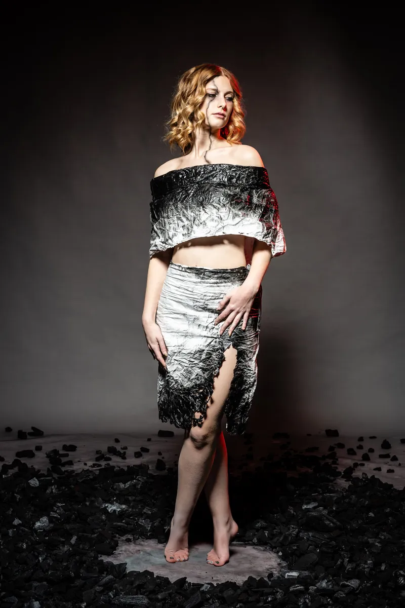 Consumed — look 22