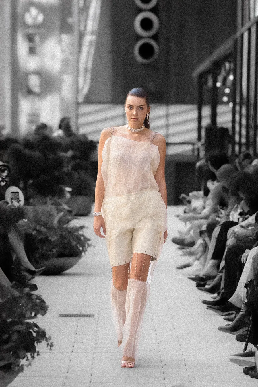VPLOSS Look 3, Confined